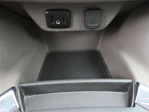 Used 2018 Chevrolet Traverse LT image 31