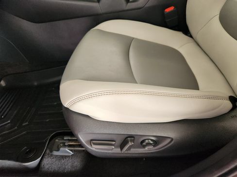 Used 2023 Toyota RAV4 XLE Premium FWD image 32