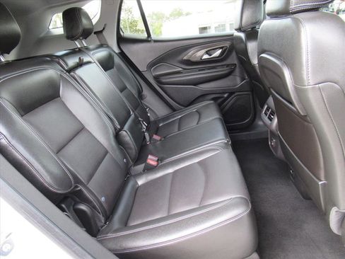 Used 2024 GMC Terrain SLT w/ Tech Package image 29