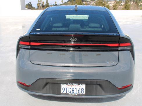 Used 2023 Toyota Prius LE image 4