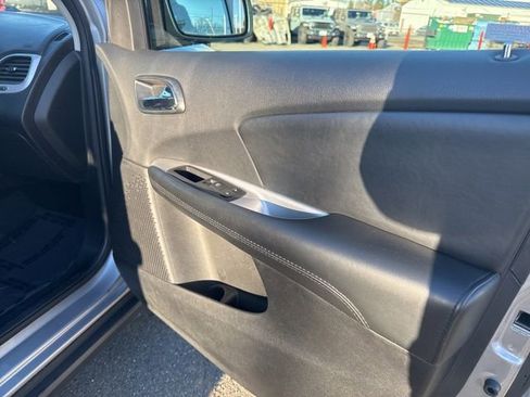 Used 2018 Dodge Journey SE image 11