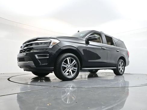 Used 2022 Ford Expedition Limited image 31