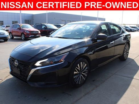 Certified 2024 Nissan Altima 2.5 SV image 3
