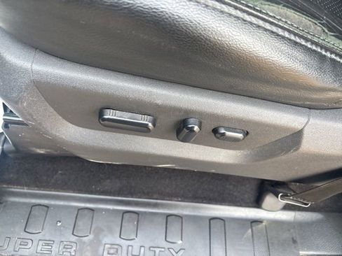 Used 2014 Ford F250 Lariat w/ Chrome Package image 25