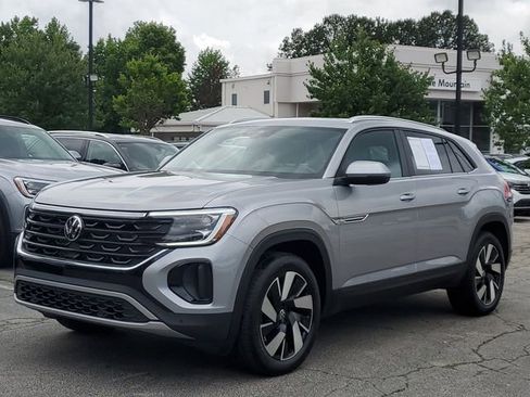Certified 2025 Volkswagen Atlas Cross Sport SE w/ Panoramic Sunroof Package FWD image 31