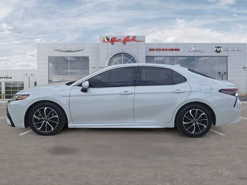 Used 2023 Toyota Camry XSE w/ Navigation Package FWD image 2