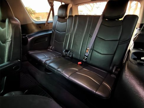 Used 2017 Cadillac Escalade ESV Premium Luxury w/ LPO, Radiant Package image 25