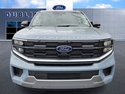 New 2025 Ford Expedition Platinum w/ Driver's Package image 2