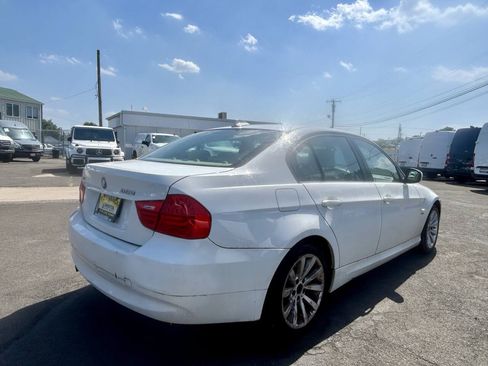 Used 2011 BMW 328i xDrive Sedan AWD/4WD image 5