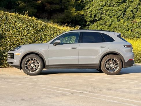 Used 2024 Porsche Cayenne image 6