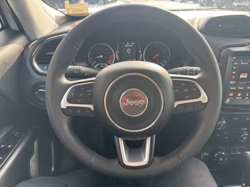 Certified 2023 Jeep Renegade Latitude image 16