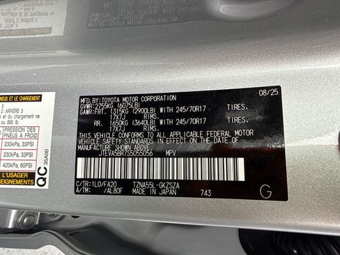 Certified 2025 Toyota 4Runner SR5 AWD/4WD image 31