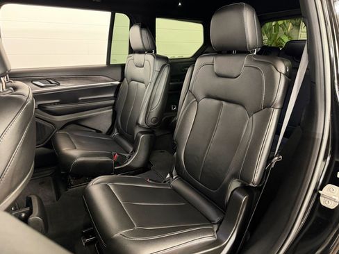 Used 2025 Jeep Grand Cherokee L Limited w/ Black Appearance Package image 35