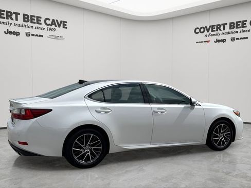 Used 2017 Lexus ES 350 w/ Navigation System Package image 10