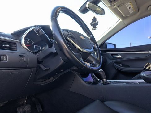Used 2017 Chevrolet Impala LT image 13