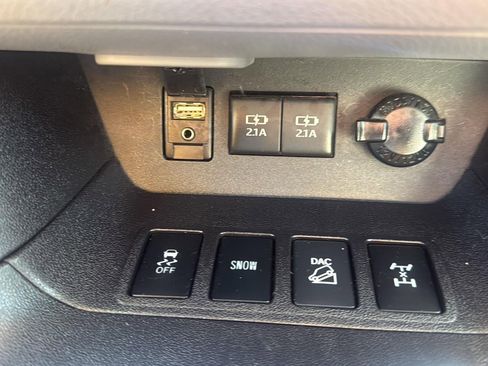 Used 2018 Toyota Highlander Limited w/ Protection Package #3 AWD/4WD image 22