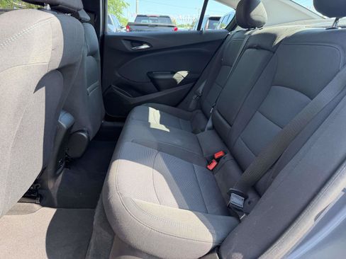 Used 2018 Chevrolet Cruze LT w/ Convenience Package FWD image 11