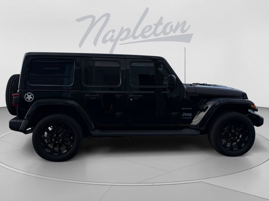 Used 2022 Jeep Wrangler Unlimited Sahara w/ Cold Weather Group AWD/4WD image 7