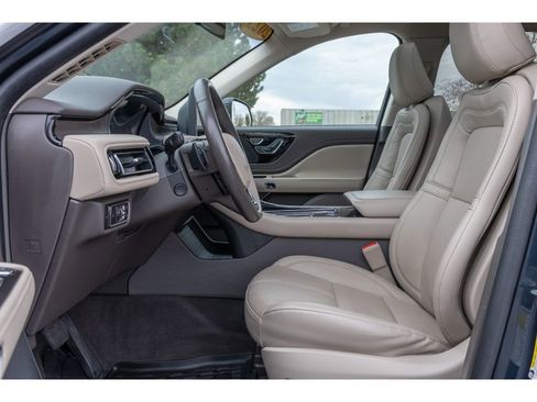 Used 2023 Lincoln Aviator Reserve w/ Equipment Group 201A image 17