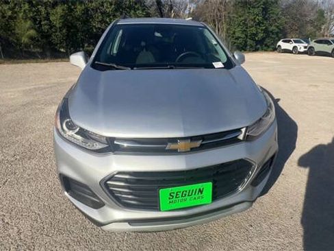 Used 2020 Chevrolet Trax LT image 3