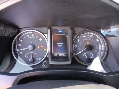 Used 2022 Toyota Tacoma TRD Off-Road AWD/4WD image 20