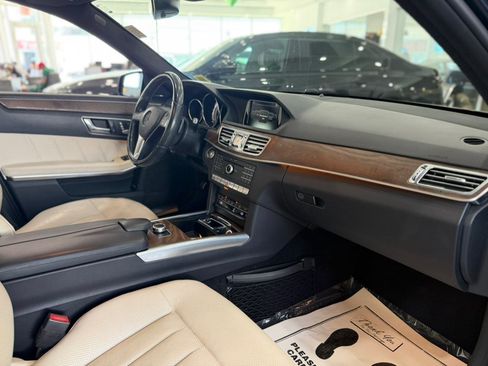 Used 2016 Mercedes-Benz E 350 4MATIC Sedan image 19