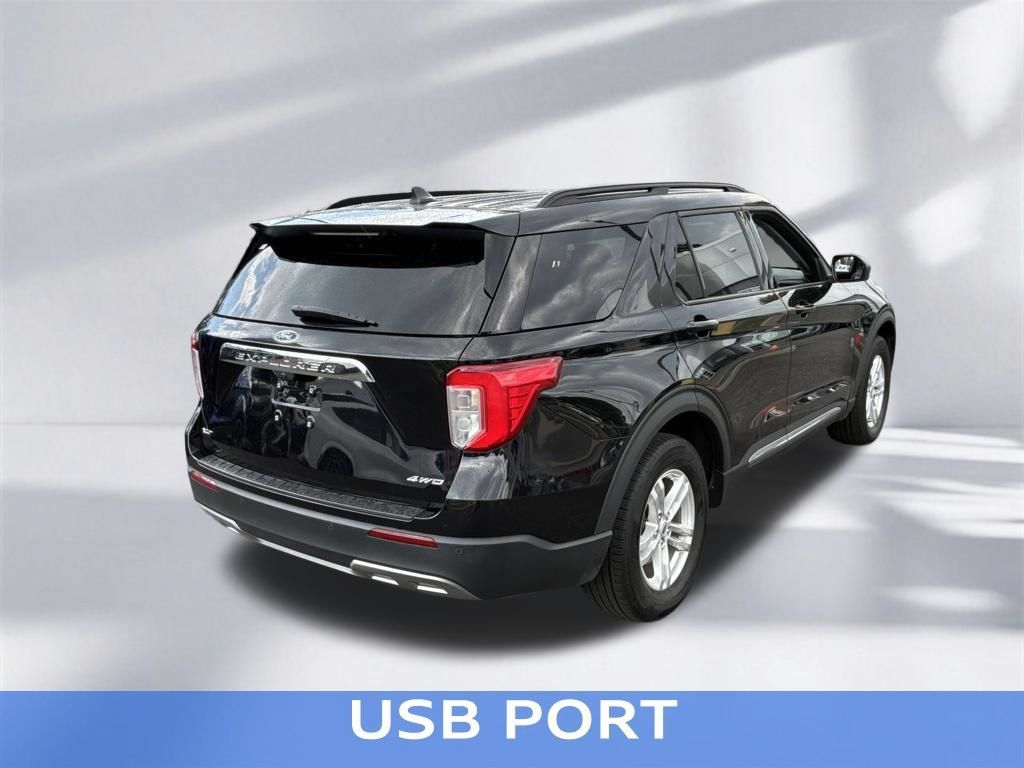 Used 2023 Ford Explorer XLT w/ Equipment Group 202A AWD/4WD image 8
