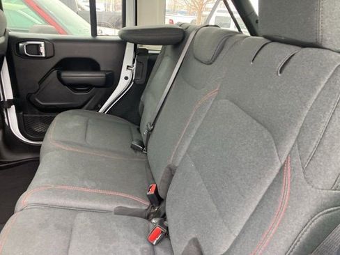 Certified 2024 Jeep Wrangler Unlimited Rubicon image 17