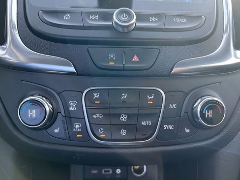 Used 2024 Chevrolet Equinox LT image 12