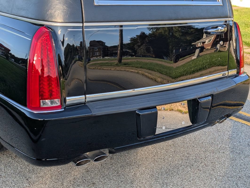 Used 2009 Cadillac DTS Hearse FWD image 23