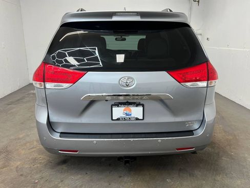 Used 2013 Toyota Sienna Limited w/ Premium Pkg AWD/4WD image 5