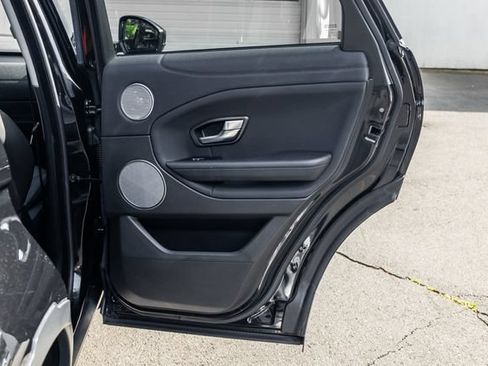 Used 2019 Land Rover Range Rover Evoque SE AWD/4WD image 17