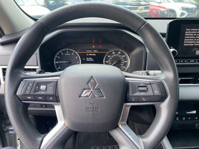 Used 2024 Mitsubishi Outlander ES AWD/4WD image 8