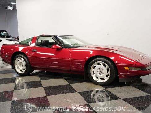 Used 1991 Chevrolet Corvette ZR-1 RWD image 16