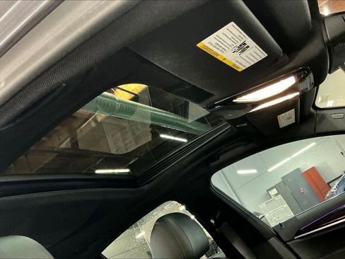 Used 2019 BMW 530e 530e iPerformance image 24