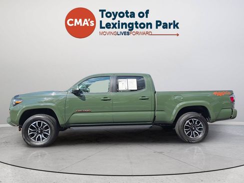 Used 2021 Toyota Tacoma TRD Sport w/ TRD Premium Sport Package AWD/4WD image 2