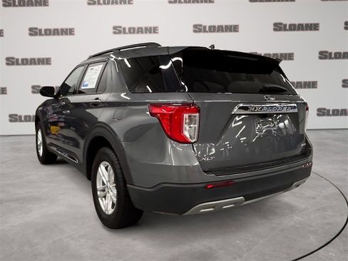 Used 2023 Ford Explorer XLT w/ Equipment Group 202A image 3