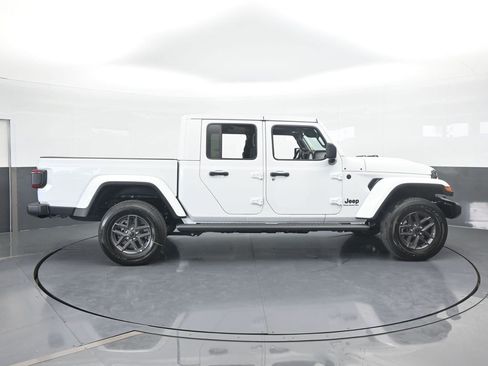 New 2026 Jeep Gladiator Sport image 7