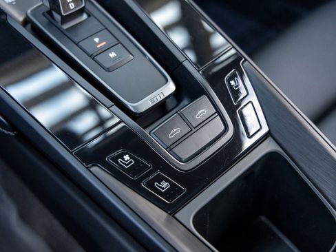 Certified 2022 Porsche 911 50th Anniversary Edition image 42