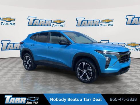 Used 2026 Chevrolet Trax RS FWD image 2