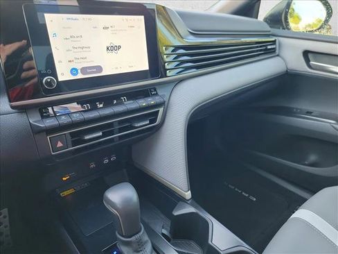 Used 2025 Toyota Camry SE w/ Convenience Package image 19