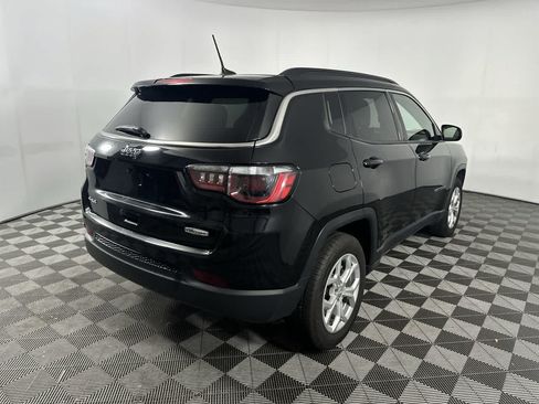 Used 2024 Jeep Compass Latitude AWD/4WD image 15