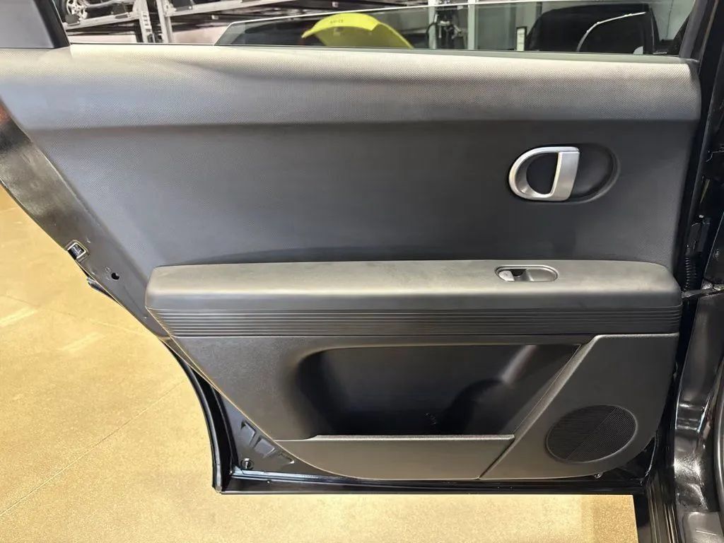 Used 2024 Hyundai Ioniq 5 SE AWD/4WD image 19