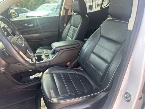 Used 2021 GMC Acadia Denali w/ Denali Technology Package FWD image 6
