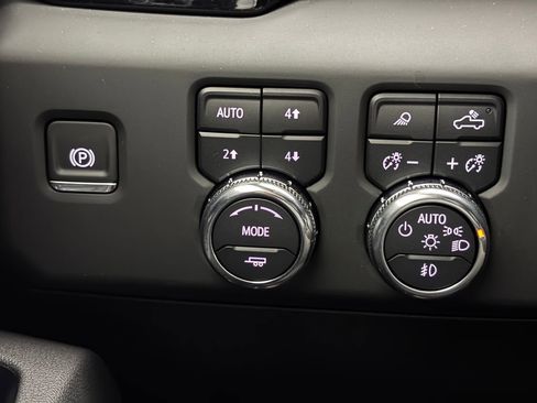 New 2025 GMC Sierra 1500 AT4 w/ AT4 Premium Package image 25