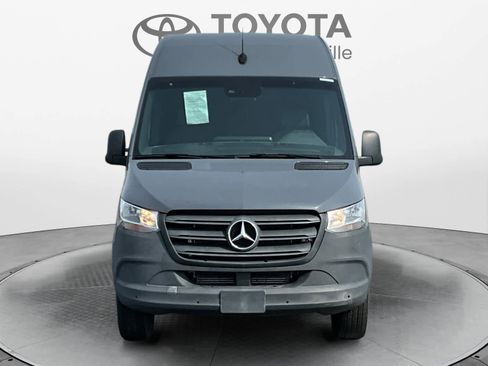 Used 2023 Mercedes-Benz Sprinter 2500 image 4