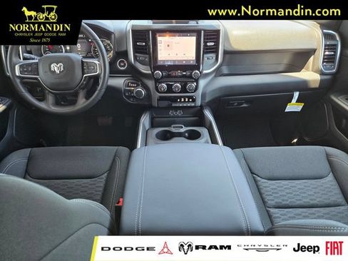 New 2026 RAM 1500 Express AWD/4WD image 9