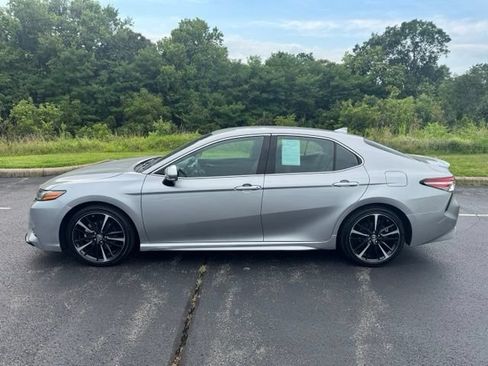 Used 2019 Toyota Camry XSE FWD image 6