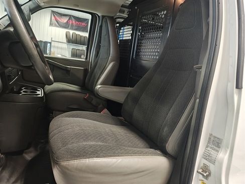 Used 2020 GMC Savana 2500 w/ Driver Convenience Package image 11