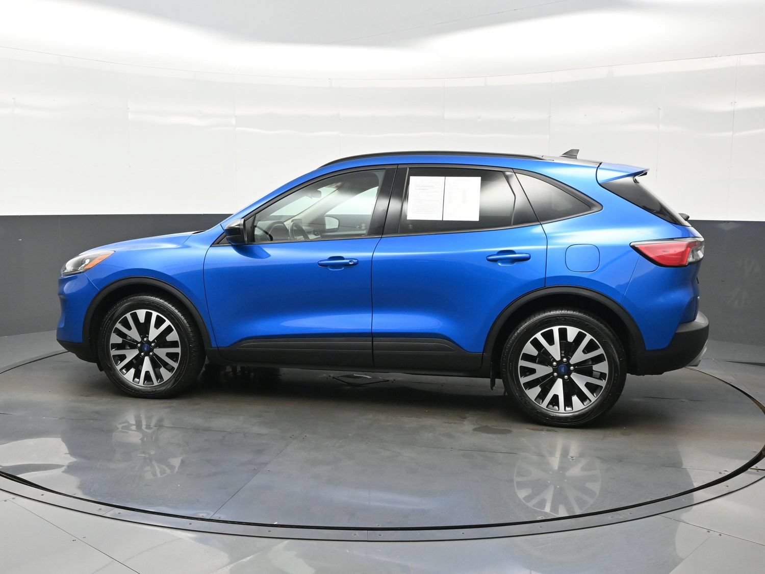Used 2020 Ford Escape SE Sport AWD/4WD image 3